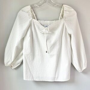 🏷️ 2/$20 Elizabeth and James White Peasant Blouse
